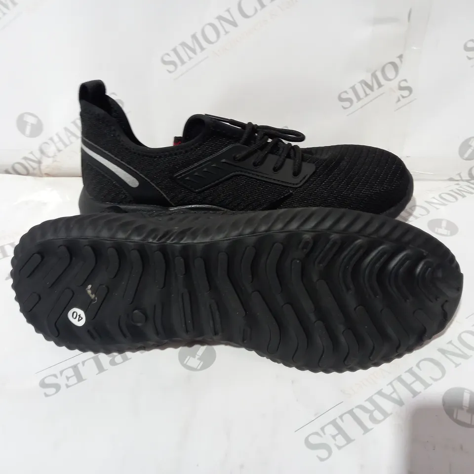 SROTER BLACK TRAINERS SIZE 41