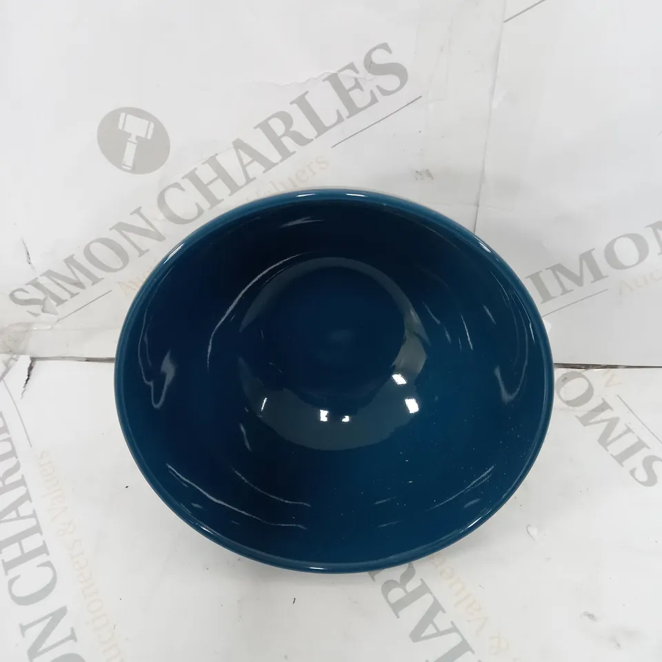 BRAND NEW BOXED CESIRO 16 PIECE PORCELAIN DINNERWARE SET IN SHINY BLEUMARIN TO INCLUDE LARGE PLATES, SMALL PLATES AND BOWLS - COLLECTION ONLY