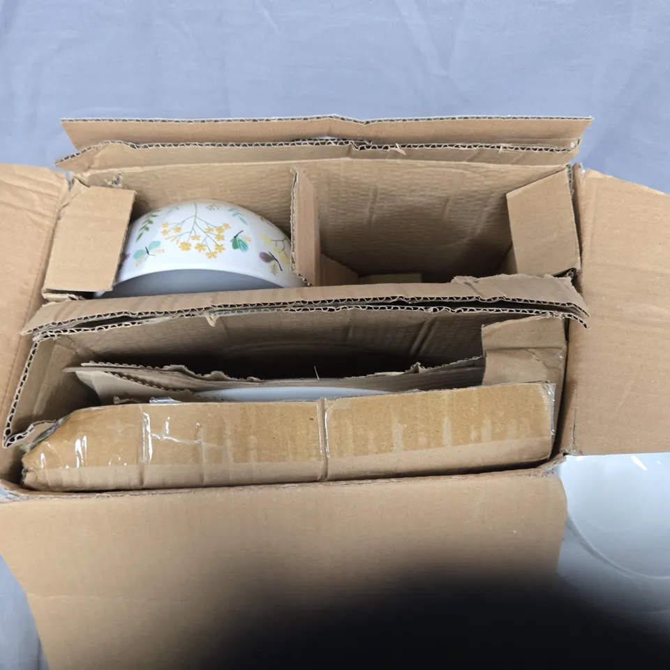 BOXED PORCELAIN BUTTERFLY MEADOW 12-PIECE DINNER SET