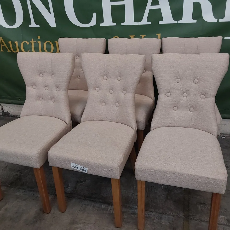 SET OF SIX UPHOLSTERED DINING CHAIRS BUTTONED BACKS, BEIGE FABRIC ON NATURAL WOOD LEGS