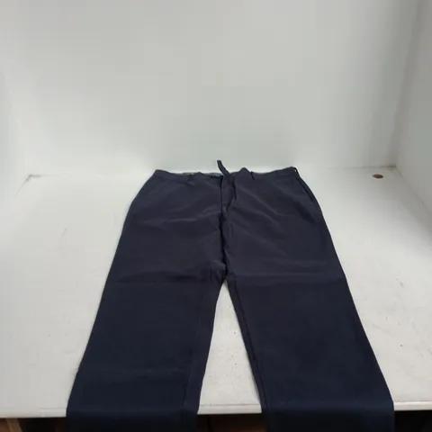 CHARLES TYRWHITT MEN'S CLASSIC FIT NON-IRON TROUSERS, 36W X 30L