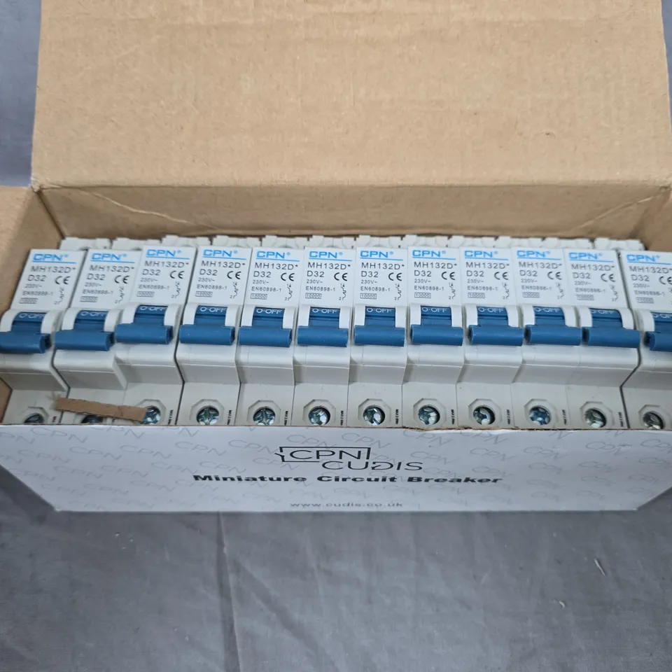 APPROXIMATELY 8 MH132B MINIATURE CIRCUIT BREAKER SETS 