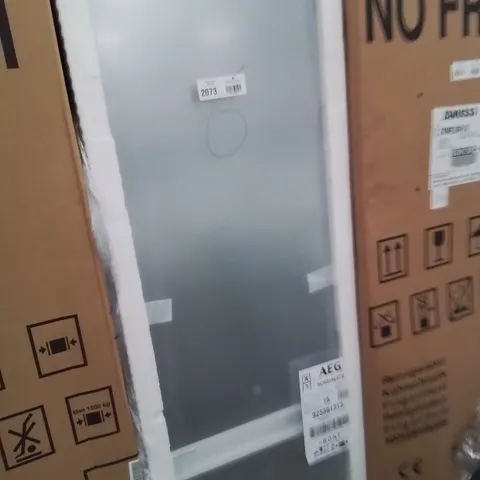 AEG 177cm INTEGRATED 70/30 FROST FREE FRIDGE FREEZER Model SCE818E8TS