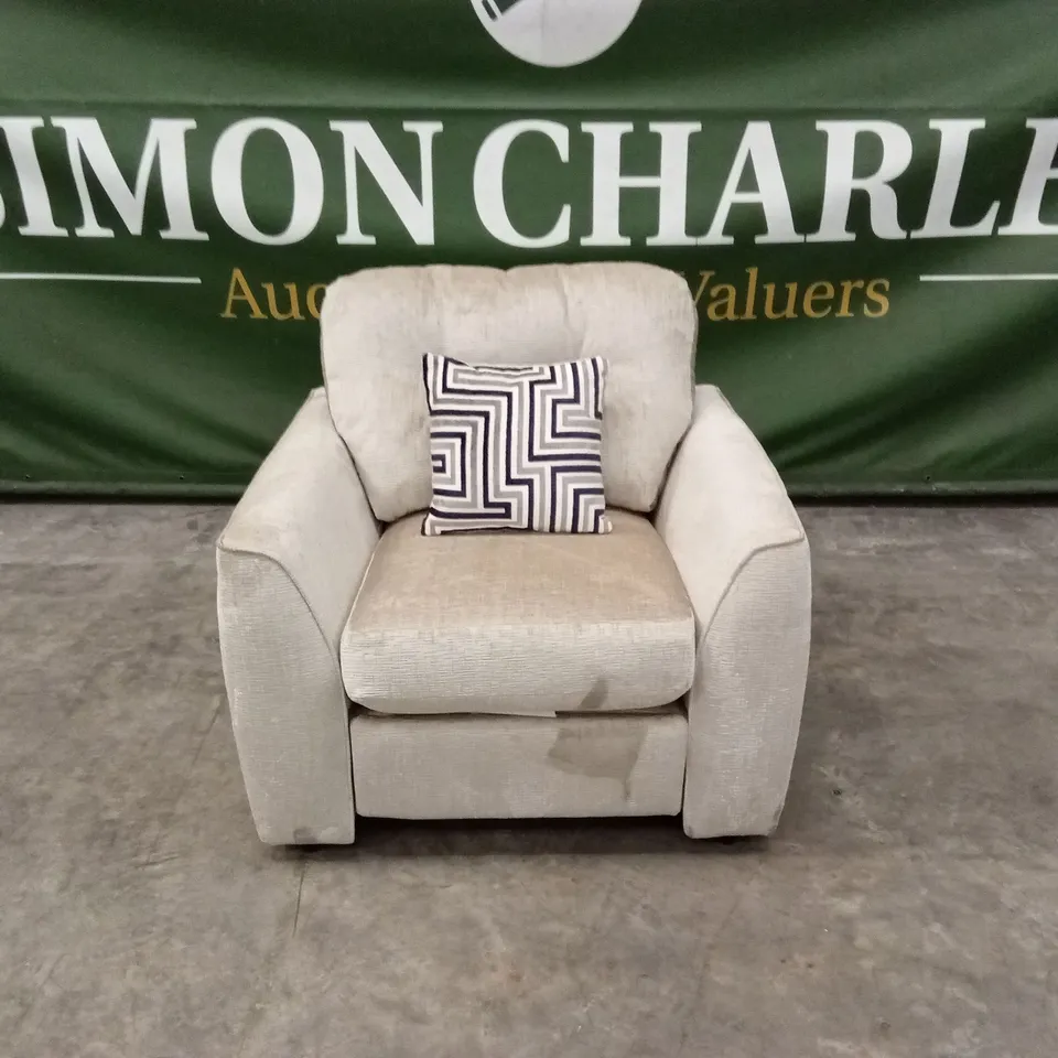 MARGATE POWER INCLINER ARMCHAIR - NATURAL RRP £649