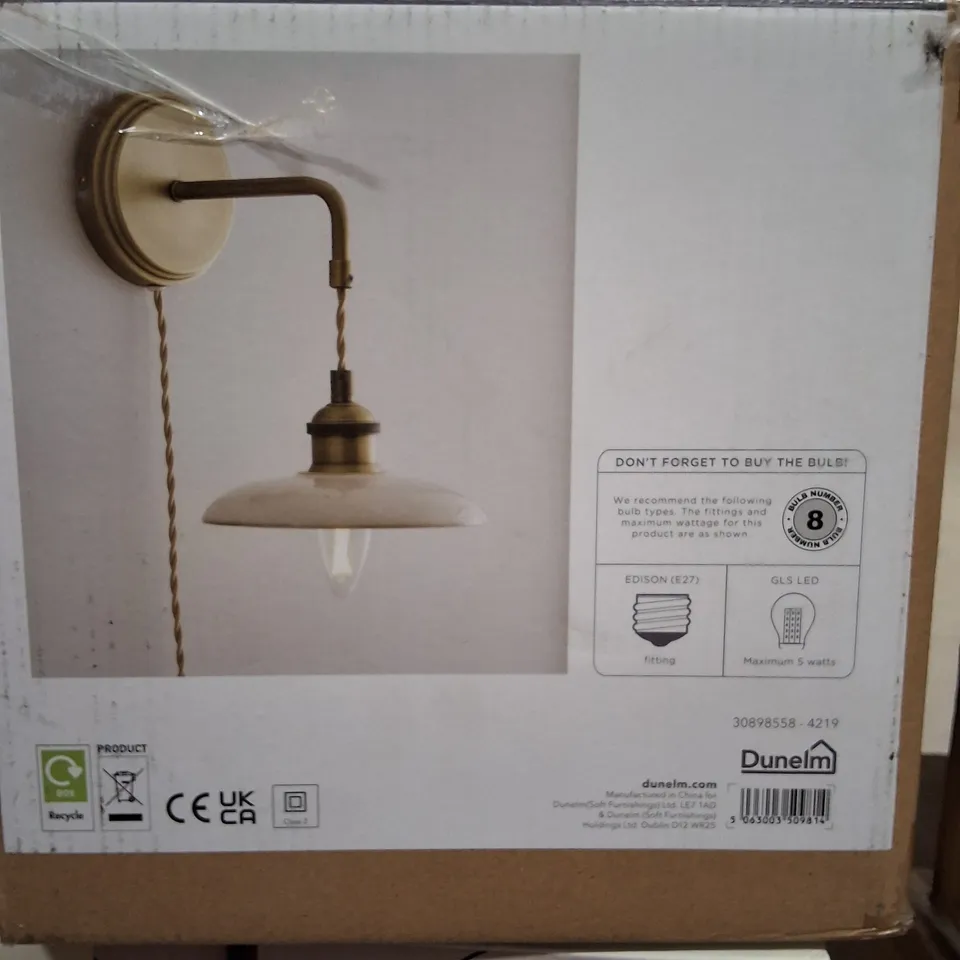 BOXED DUNELM CHURCHGATE FAWSLEY FERN CERAMIC PLUG-IN WALL LIGHT – IVORY (PRODUCT CODE 4219)