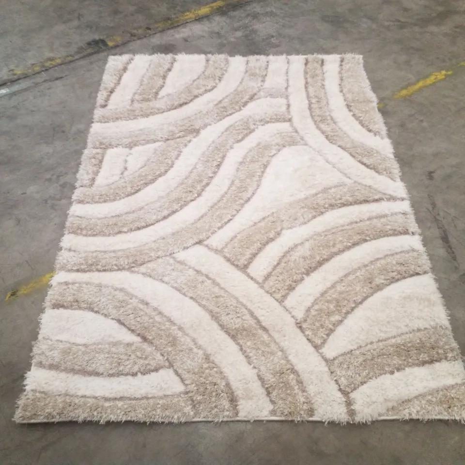 QUALITY DESIGNER AREA RUG - APPROXIMATELY 170X120CM