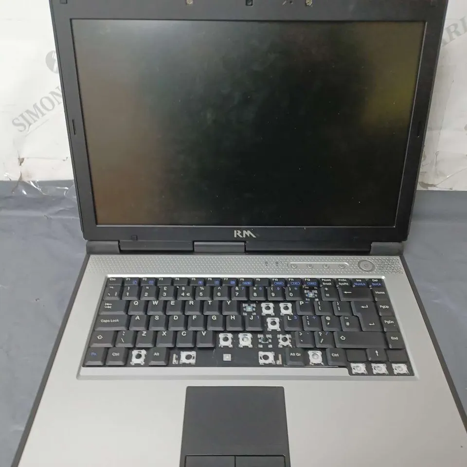 RM	MOBILE ONE	15 INCH	CELERON DUAL-CORE T3000 1.80GHZ
