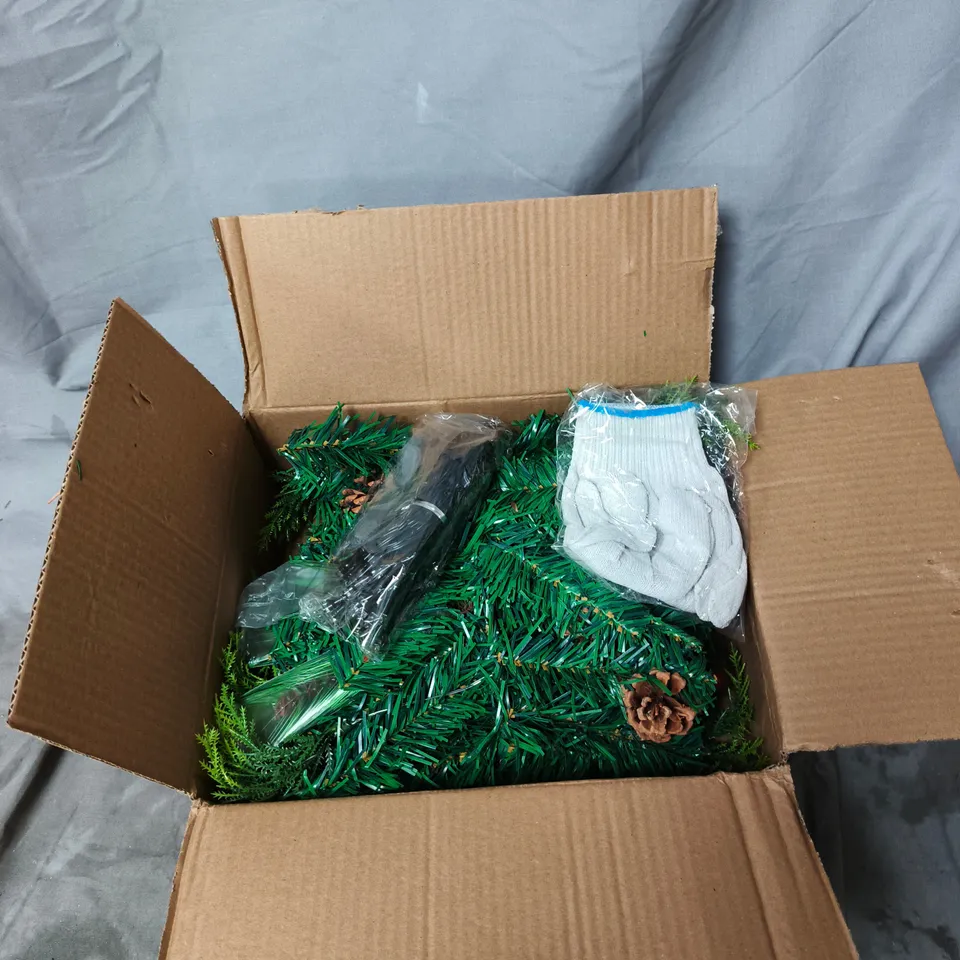 FESTIVE CHRISTMAS DECORATION WITH BERRIES AND PINECONES, WITH ADDITIONAL LIGHTS, CONTROL BOX AND PROTECTIVE GLOVES