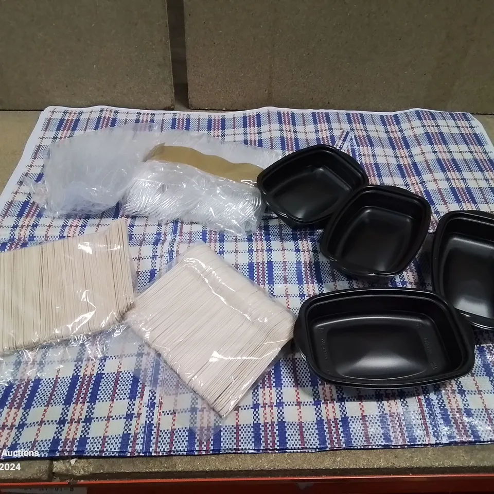 PALLET CONTAINING VARIOUS CATERING SUPPLIES TO INCLUDE, PLASTIC CUTLERY, FOOD CONTAINERS WOODEN CUTLERY ETC.