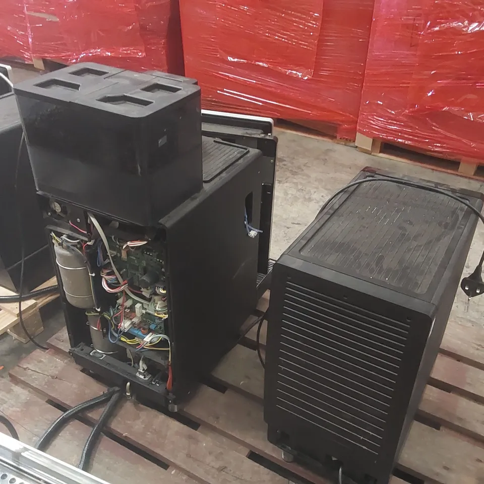 FRANKE A600 COMMERCIAL COFFEE MACHINE WITH MILK CHILLER