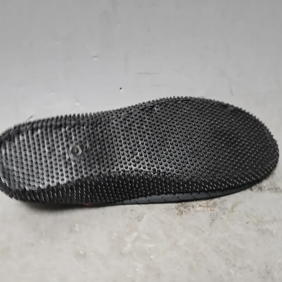 MOUNTAIN WAREHOUSE BEERMUDA AQUA SHOE - UK 7 