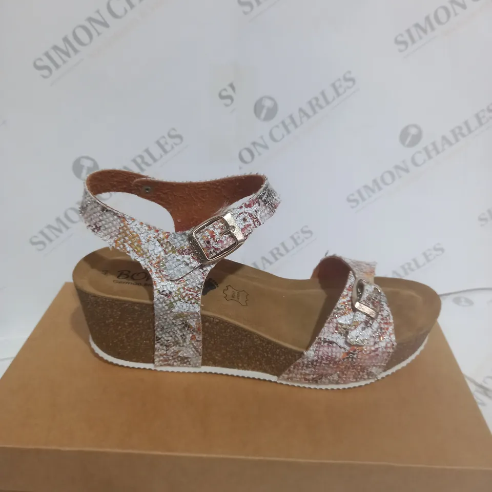 BONOVA HIGH HEEL PLATFORM SANDAL - SIZE 6