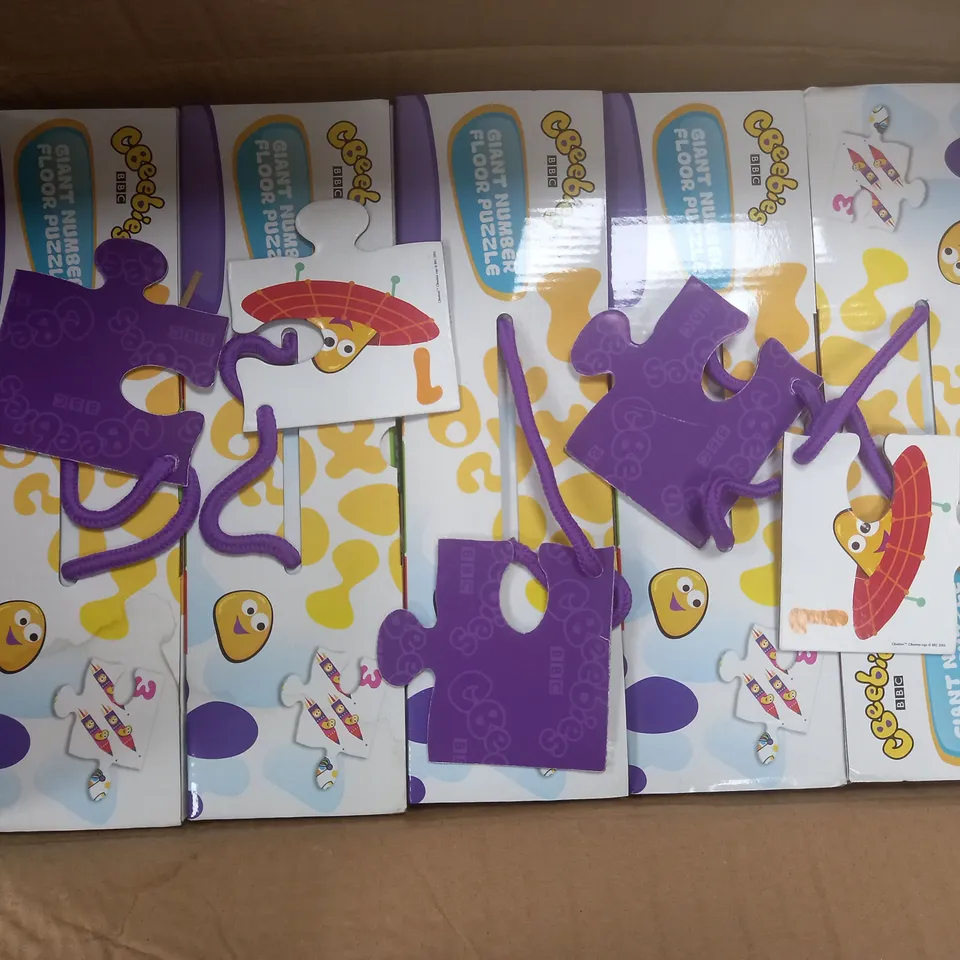 10 BOXED CBEEBIES GIANT FOOR PUZZLES