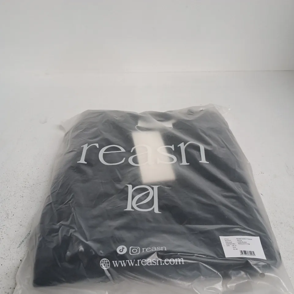 REASN WOMEN'S PETITE BODYFIT SHORT SLEEVE TRACKSUIT TOP – CORE BLACK, UK 10