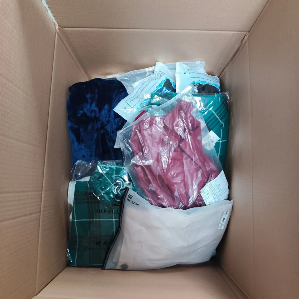 APPROXIMATELY 20 ASSORTED CLOTHING AND FASHION PRODUCTS IN VARIOUS STYLES AND SIZES - COLLECTION ONLY