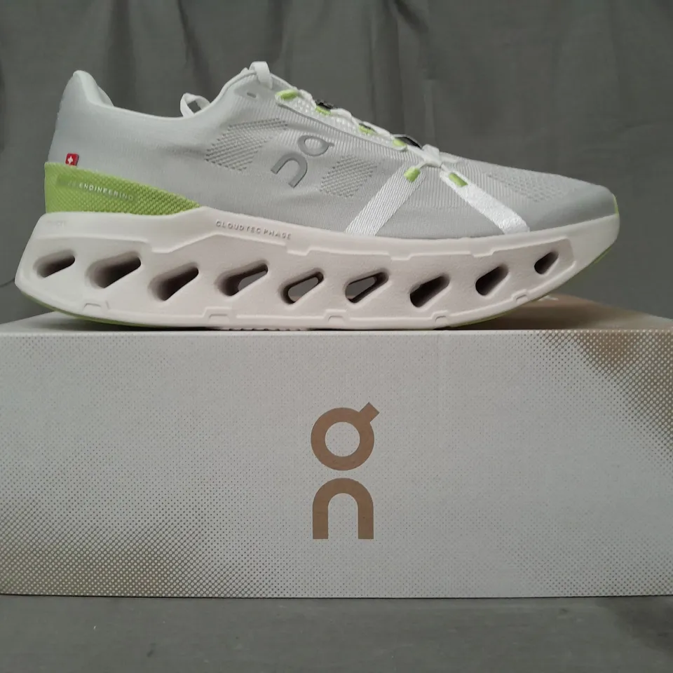 BOXED PAIR OF ON CLOUDECLIPSE SHOES IN GREY/GREEN UK SIZE 11