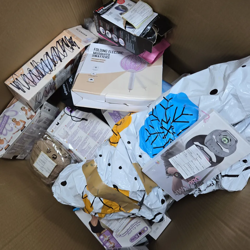 APPROXIMATELY 12 ASSORTED ITEMS TO INCLUDE FOLDING MOSQUITO SWATTERS, SOUL SMART RING, NOKIA 105, ETC