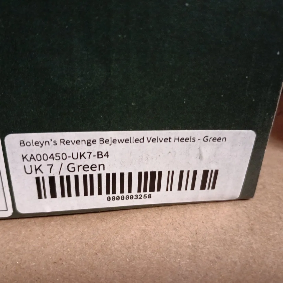 BOXED KOI BOLEYN'S REVENGE BEJEWELED VELVET HEELS IN GREEN, UK7