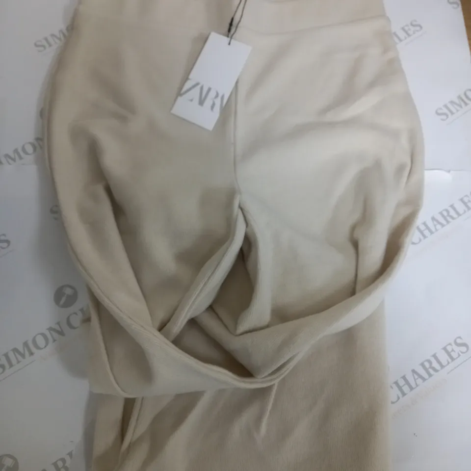 ZARA SOFT CREAM PANTS - M