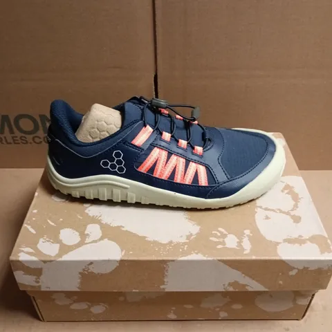 BOXED PAIR OF VIVOBAREFOOT EXPLORE AT KIDS' TRAINERS - 2