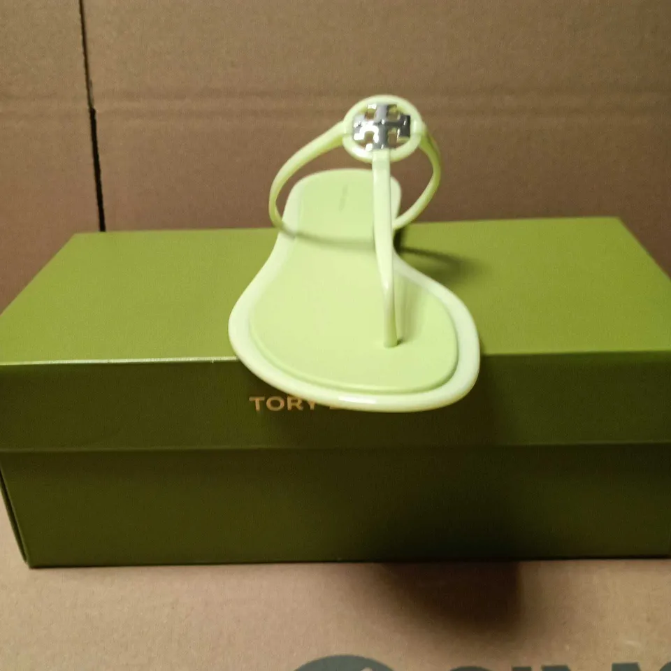 TORY BURCH MINT GREEN LOGO JELLY FLIP FLOPS – WOMEN'S SANDALS SIZE 8 US