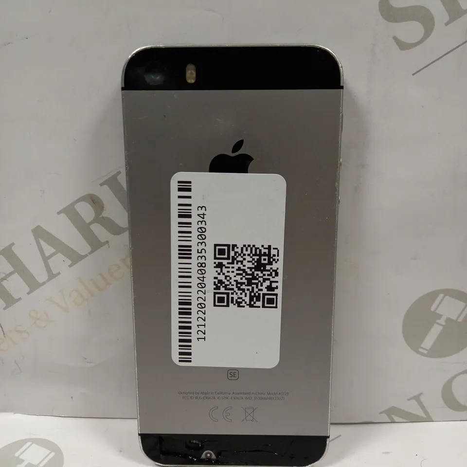 APPLE IPHONE SE (1ST GENERATION) - SILVER 