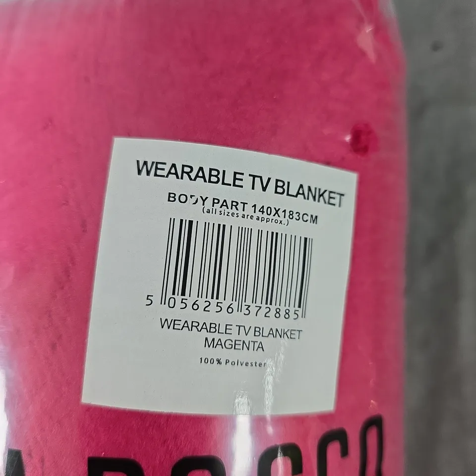 OLIVIA ROCCO WEARABLE TV BLANKET – MAGENTA