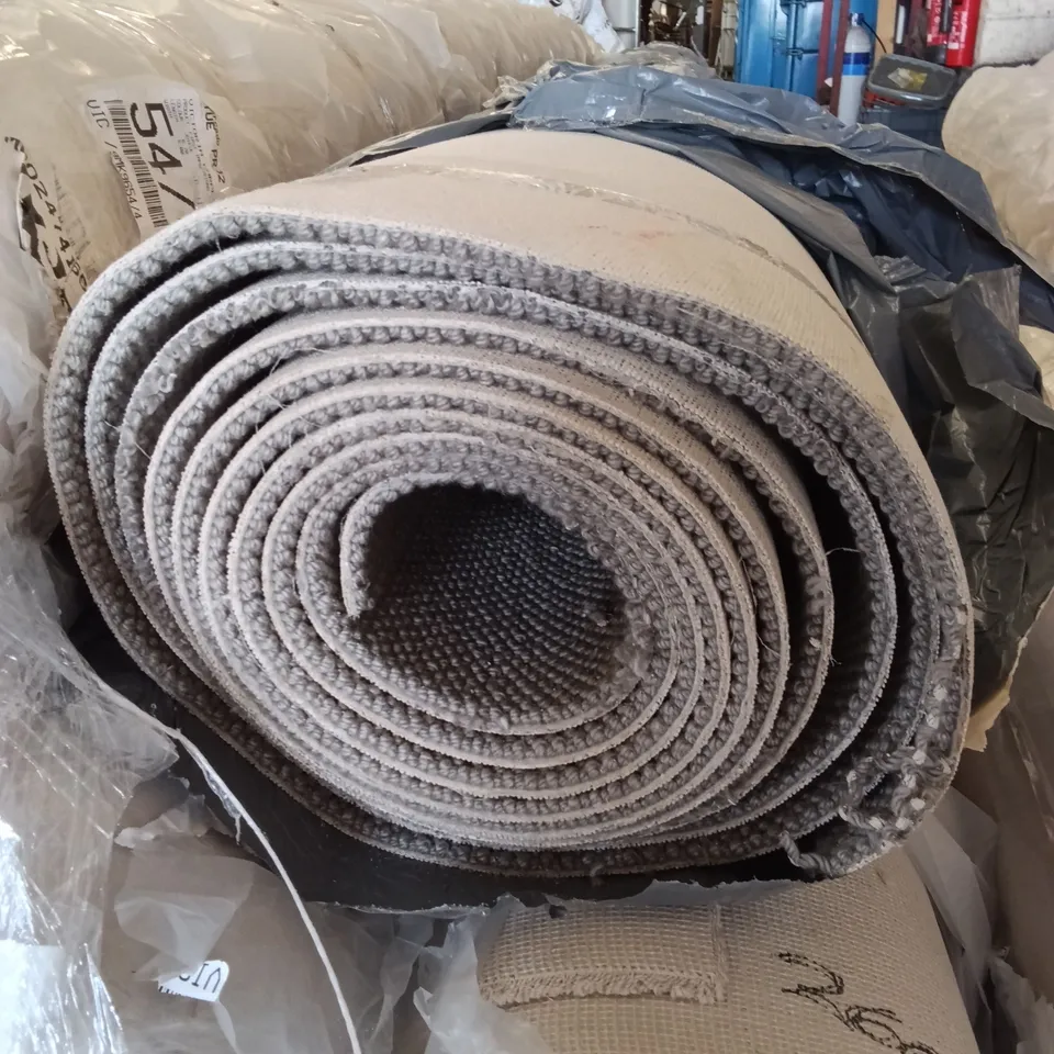 ROLL OF QUALITY HABBERLEY CLASSIC SIMPLY BRACKEN CARPET // APPROX SIZE: 7.50 X 4.00M