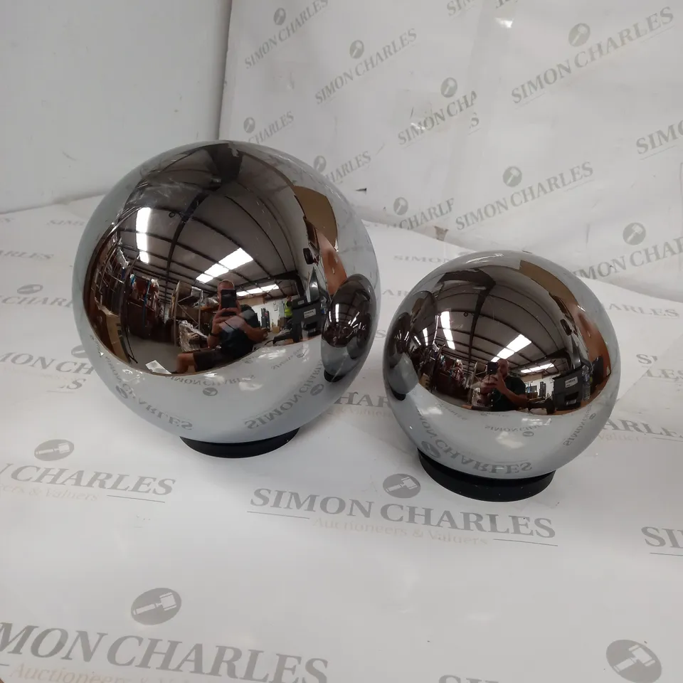 BOXED KELLY HOPPEN SET OF 2 INDOOR OUTDOOR PRELIT GLASS DECOR - REFLECTIVE ORBS