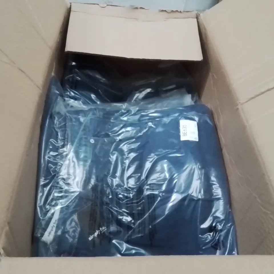 BOXED BRAND NEW APPROXIMATELY 15 SIMPLY BE PLEAT DETAIL JEANS MID BLUE SIZE 24R