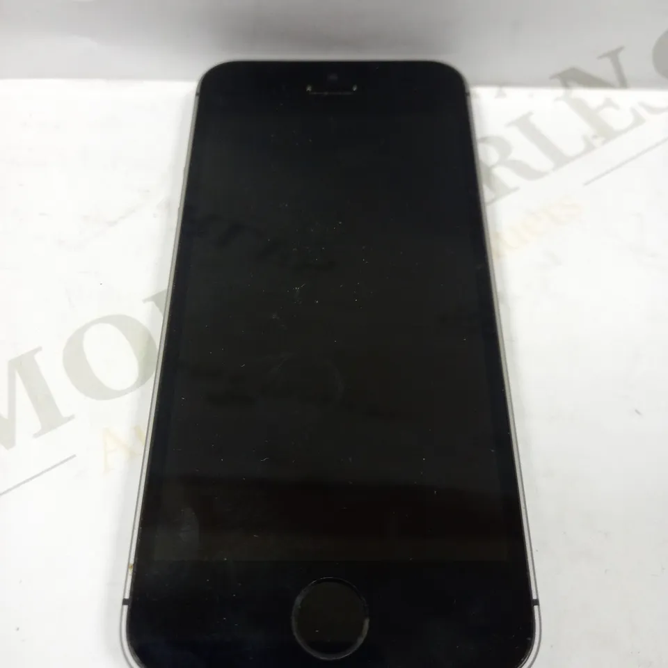 APPLE IPHONE SE (1ST GENERATION) - SILVER