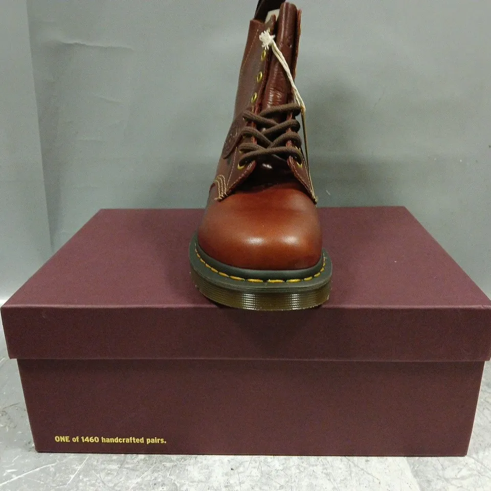 BOXED PAIR OF DR MARTENS 1460 PASCAL LOVE LETTER BOOTS IN BURGUNDY SIZE UK 6.5