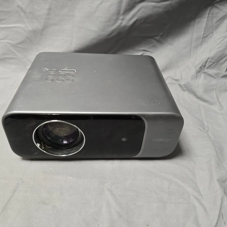 YABER VIDEO PROJECTOR PRO V9