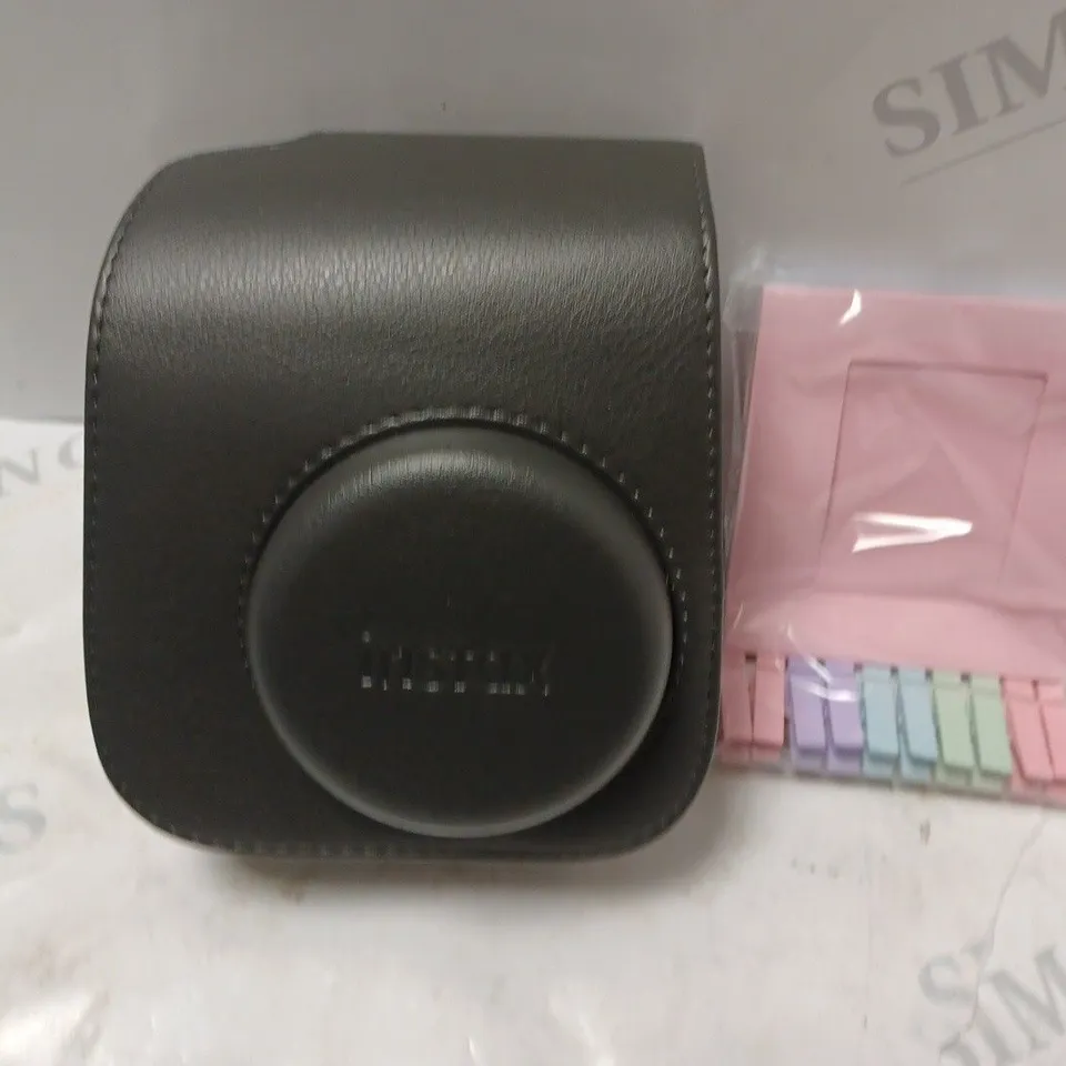 BOXED FUJIFILM INSTAX MINI11 CHARCOAL-GREY ACCESSORY KIT