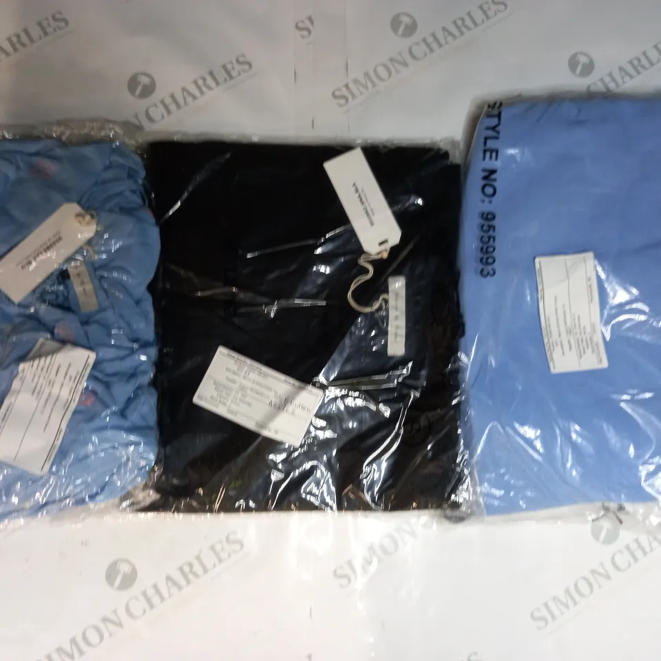 APPROXIMATELY 10 ASSORTED CLOTHING ITEMS IN VARIOUS STYLES AND SIZES TO INCLUDE MAISON, ETC