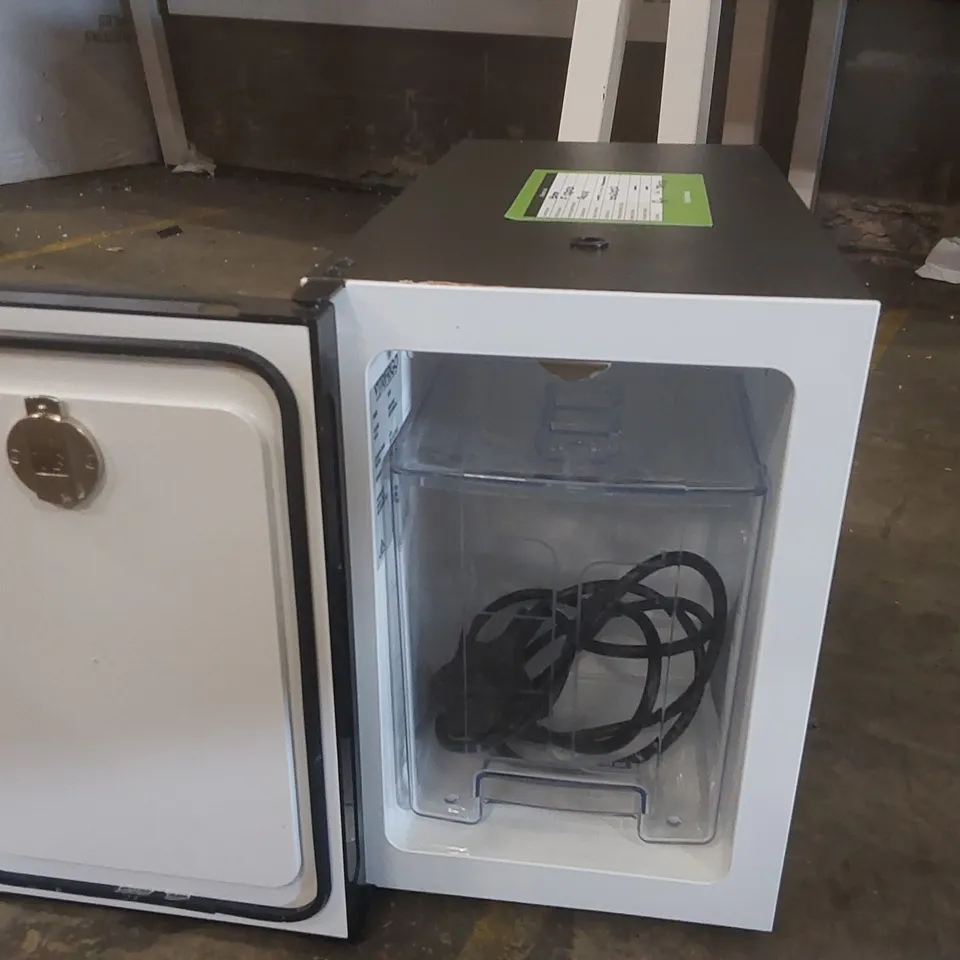 VITRIFRIGO COMMERCIAL COFFEE MACHINE FRIDGE