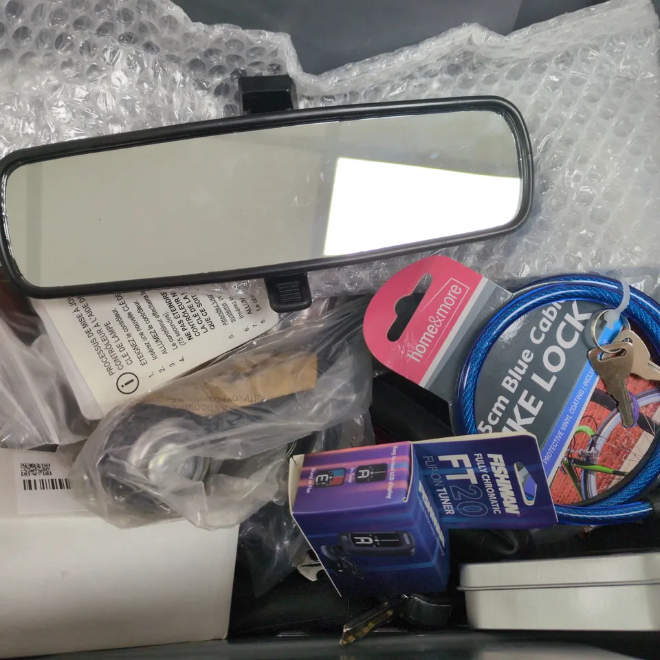 APPROXIMATELY 12 ASSORTED VEHICLE PARTS & ACCESSORIES/TOOLS TO INCLUDE 65CM BLUE CABLE LOCK, FISHMAN FT20, WINGMIRROR, ETC - COLLECTION ONLY