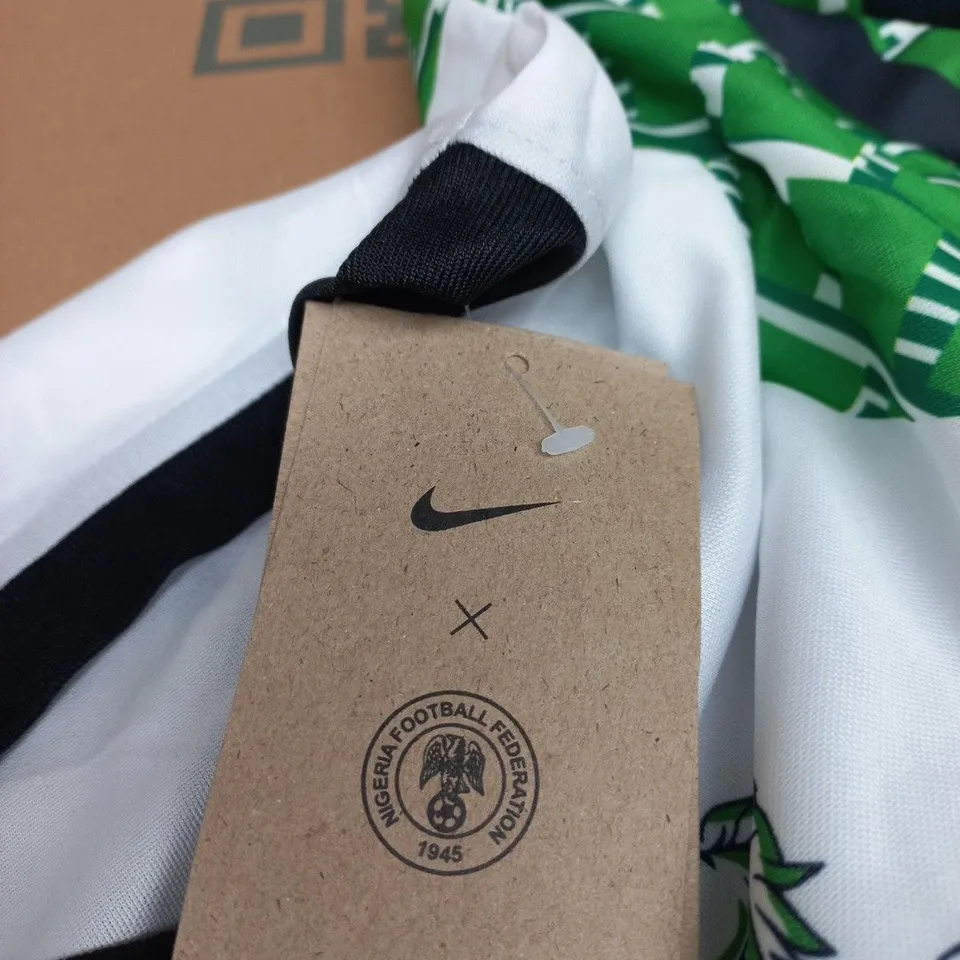 NIKE NIGERIA FOOTBALL FEDERATION MENS JERSEY – WHITE WITH GREEN ACCENTS, SIZE M