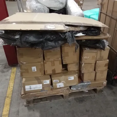 PALLET OF ASSORTED OUTDOOR GARDEN DECOR PRODUCTS 