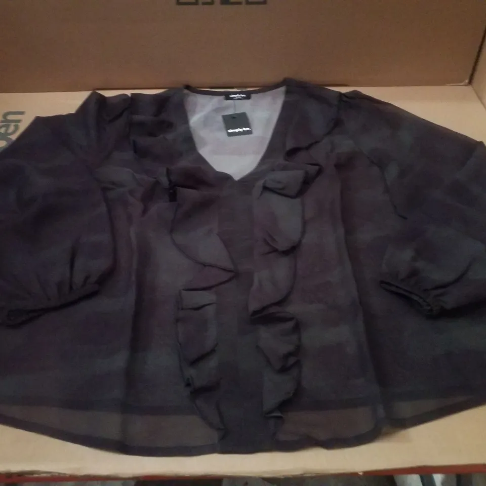 BOX CONTAINING APPROXIMATELY 11 BRAND NEW SIMPLY BE KHAKI RUFFLE BLOUSES - SIZE 18