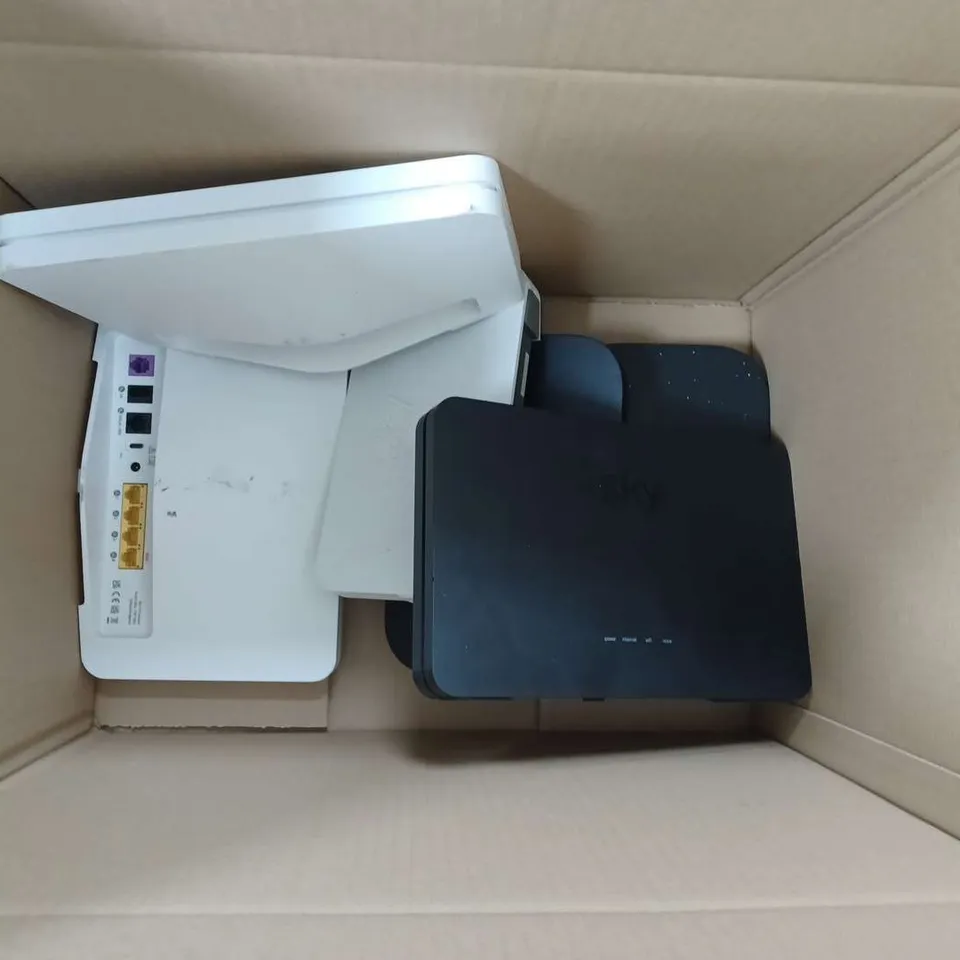 LOT OF  10 BROADBAND ROUTERS SKY AND ZYXEL