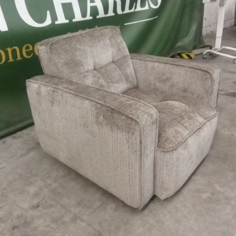 QUALITY DESIGNER ITALIAN MADE GRAVINA FABRIC UPHOLSTERED ARMCHAIR