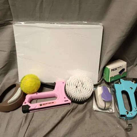 APPROXIMATELY 125ASSORTED HOUSEHOLD ITEMS TO INCLUDE STAPLE GUN, PULSE OXIMETER, TENNIS BALL, ETC