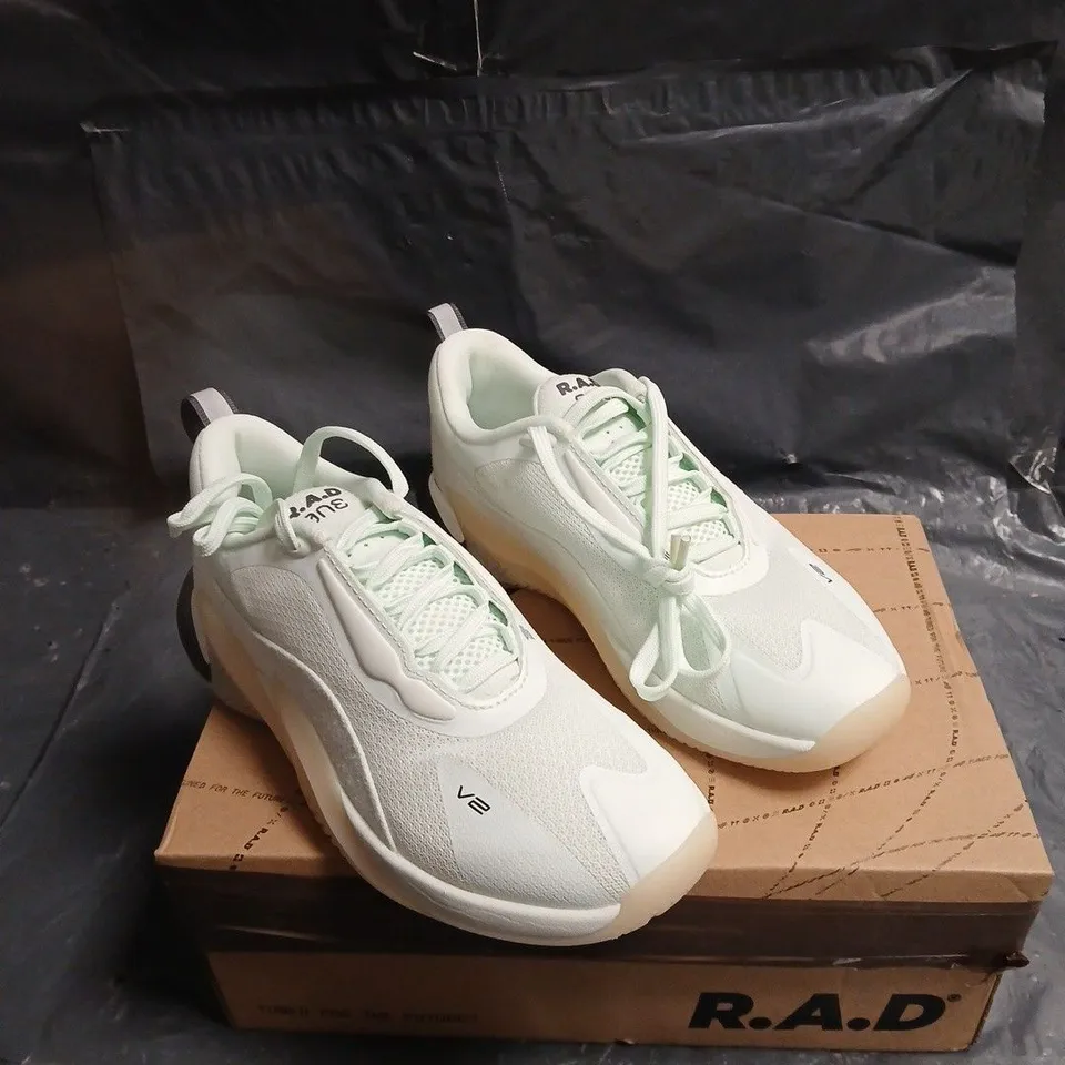 R.A.D ONE TRAINERS – UK 3.5