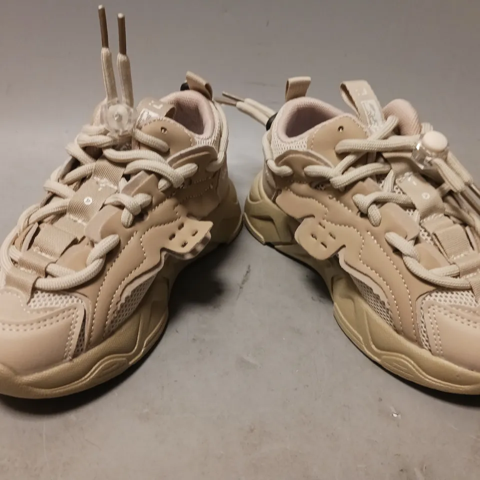 BOXED PAIR OF DESIGNER KIDS SHOES IN TAN EU SIZE 28