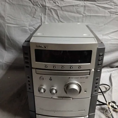 SONY 5-DISC CD CHANGER HI-FI SYSTEM WITH WOODEN SPEAKER