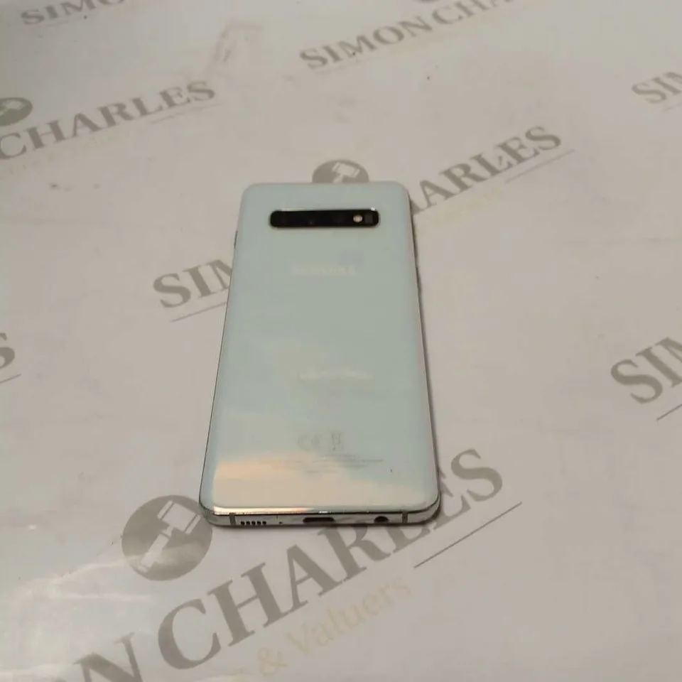 SAMSUNG GALAXY S10 