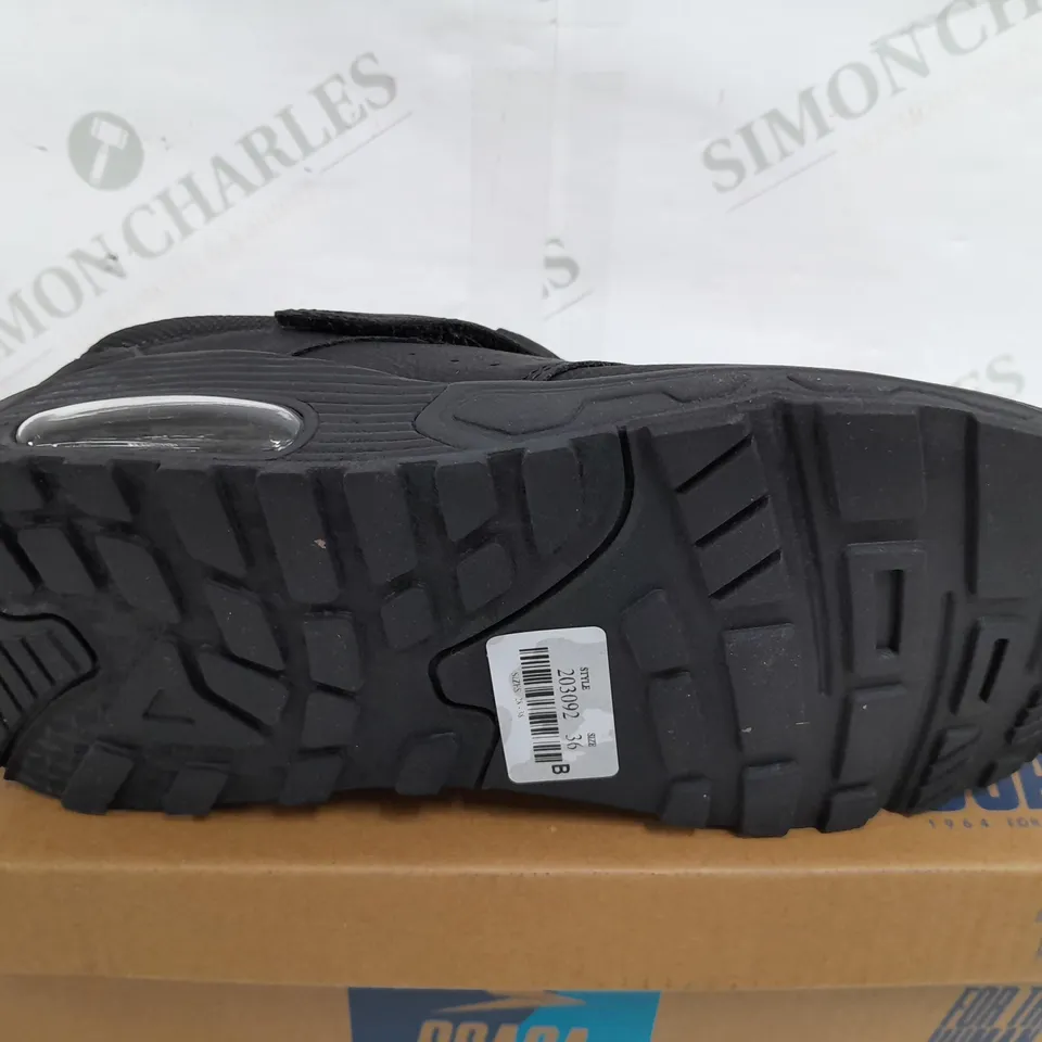 BOXED PAIR OF OSAGA 1964 VELCRO/LACE TRAINERS IN BLACK - SIZE 36