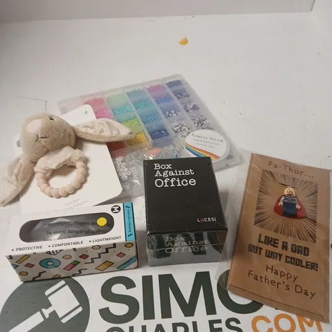APPROXIMATELY 10 ASSORTED TOYS AND GAMES TO INCLUDE PLUSH RATTLE, BOX AGAINST OFFICE, CRAFT SET ETC