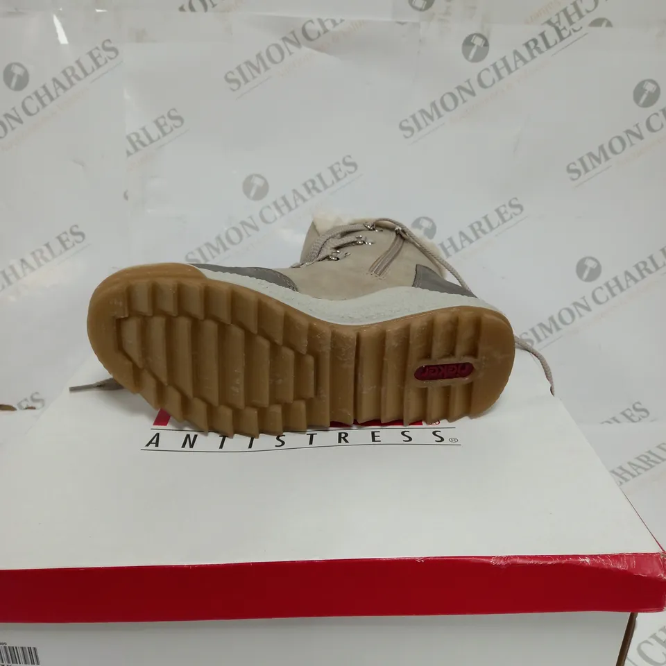 BOXED PAIR OF RIEKER ANTISTRESS BOOTS SIZE EUR 39